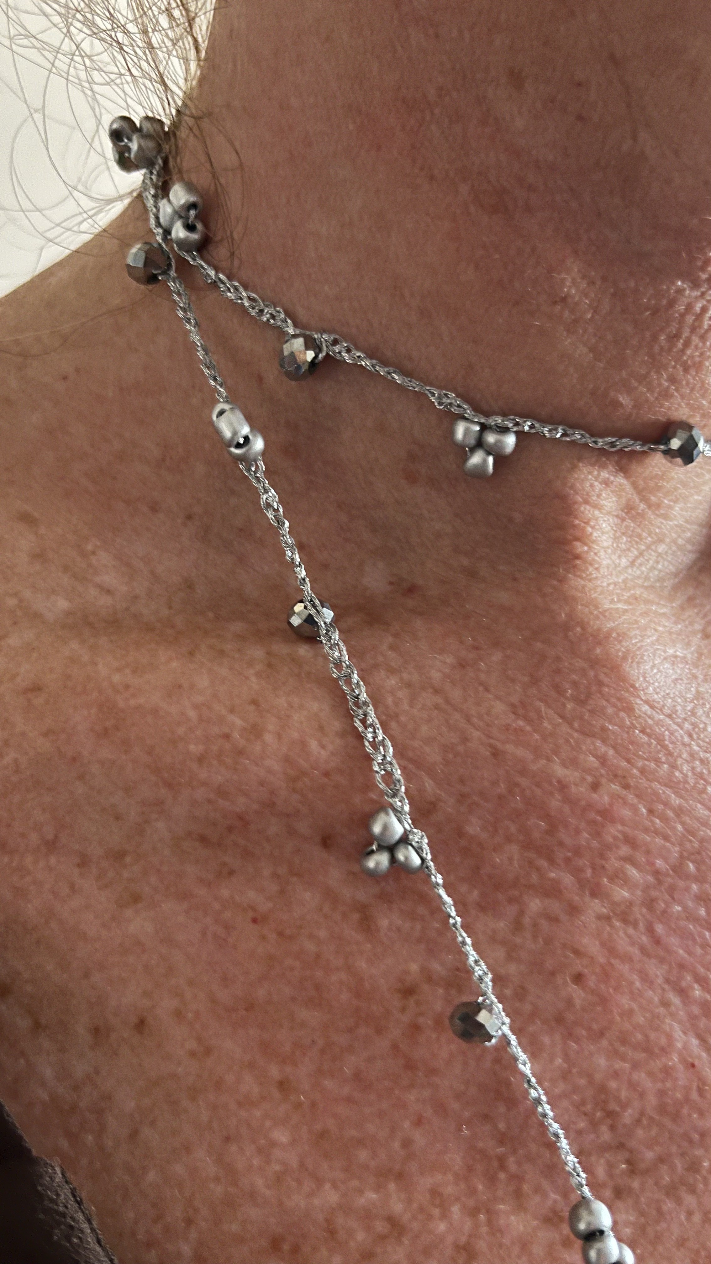 Collar Plata Nocturna, puesto, detalle 3
